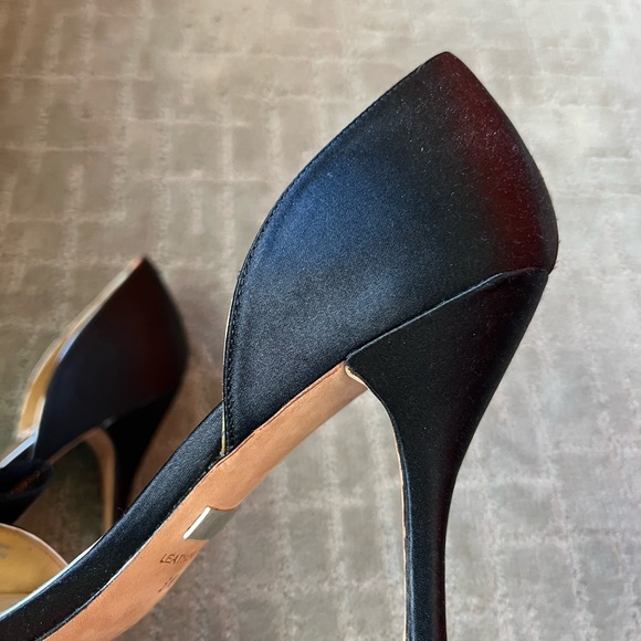 Badgley Mischka size 8 black satin d’orsay open toe pump with tulle bow - Picture 9 of 11